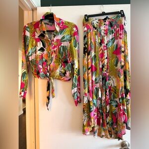Rachel Roy tropical set. Size M. Tie front long sleeve top. Midi skirt
